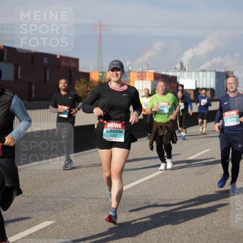 03.10.2025 - Köhlbrandbrückenlauf Jannik Wohlers http://msf.ph/oto/9085925 03.10.2025 10:07:39 Position 3 2050, 2509 meine-sportfotos.de