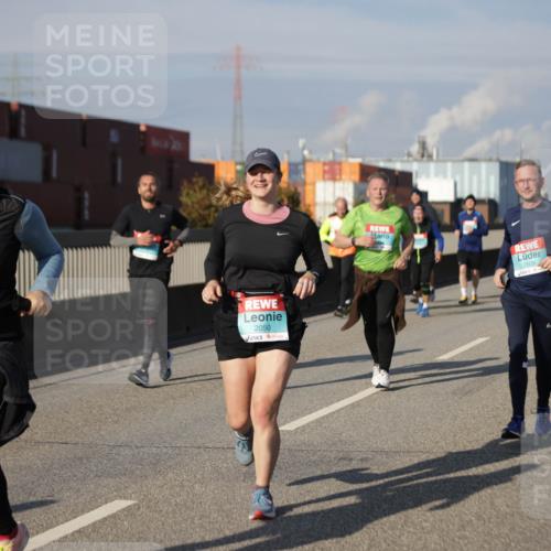 03.10.2025 - Köhlbrandbrückenlauf Jannik Wohlers http://msf.ph/oto/9085933 03.10.2025 10:07:39 Position 3 2050, 2509 meine-sportfotos.de