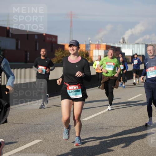 03.10.2025 - Köhlbrandbrückenlauf Jannik Wohlers http://msf.ph/oto/9085944 03.10.2025 10:07:39 Position 3 2050, 2509 meine-sportfotos.de