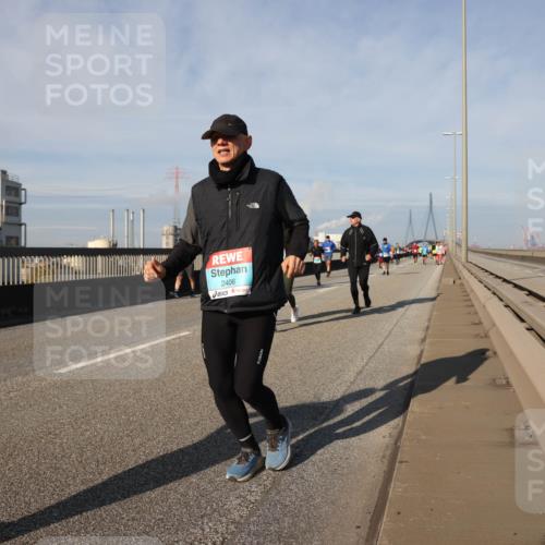 03.10.2025 - Köhlbrandbrückenlauf Lena Gebhardt http://msf.ph/oto/9085946 03.10.2025 10:05:44 Position 2 2406 meine-sportfotos.de