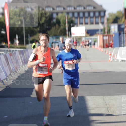 03.10.2025 - Köhlbrandbrückenlauf Jannik Wohlers http://msf.ph/oto/9085949 03.10.2025 12:52:38 Ziel 4013, 4019, 6087, 6625 meine-sportfotos.de