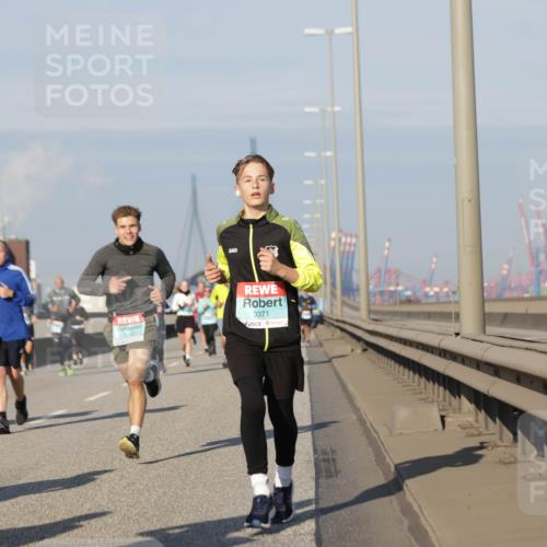 03.10.2025 - Köhlbrandbrückenlauf Jannik Wohlers http://msf.ph/oto/9085951 03.10.2025 09:57:02 Position 3 69, 3371 meine-sportfotos.de