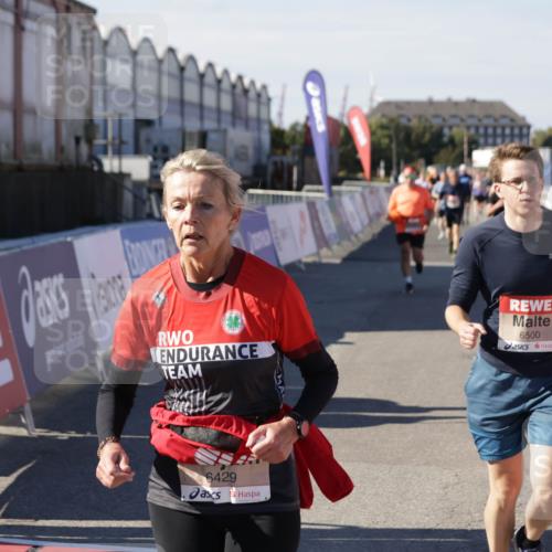 03.10.2025 - Köhlbrandbrückenlauf Jannik Wohlers http://msf.ph/oto/9085961 03.10.2025 13:18:44 Ziel 4077, 4606, 4796, 4812, 5115, 5178, 6429, 6500, 6506, 6556, 6596, 6758 meine-sportfotos.de