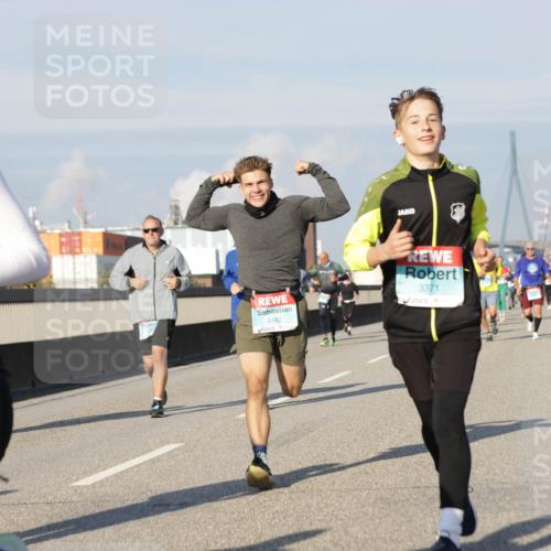 03.10.2025 - Köhlbrandbrückenlauf Jannik Wohlers http://msf.ph/oto/9085963 03.10.2025 09:57:03 Position 3 3162, 3371 meine-sportfotos.de