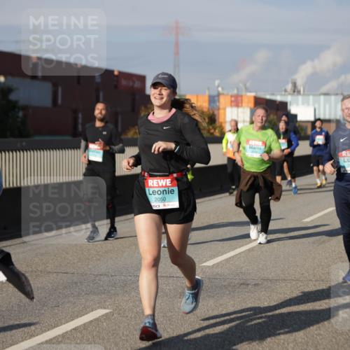 03.10.2025 - Köhlbrandbrückenlauf Jannik Wohlers http://msf.ph/oto/9085967 03.10.2025 10:07:39 Position 3 2050, 2509 meine-sportfotos.de
