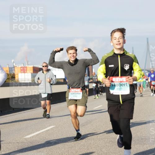 03.10.2025 - Köhlbrandbrückenlauf Jannik Wohlers http://msf.ph/oto/9085974 03.10.2025 09:57:03 Position 3 3162, 3371 meine-sportfotos.de