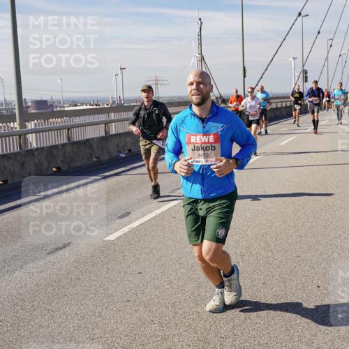 03.10.2025 - Köhlbrandbrückenlauf Michael Burmester http://msf.ph/oto/9085988 03.10.2025 12:43:26 Position 2 4413 meine-sportfotos.de