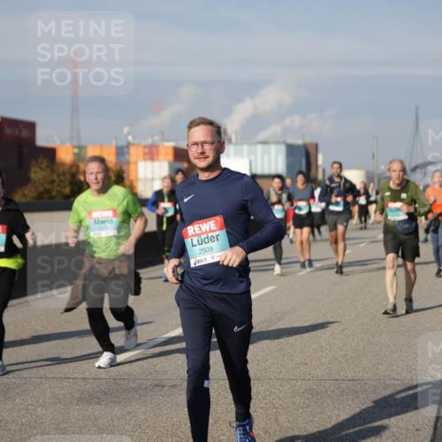 03.10.2025 - Köhlbrandbrückenlauf Jannik Wohlers http://msf.ph/oto/9085994 03.10.2025 10:07:40 Position 3 2509 meine-sportfotos.de