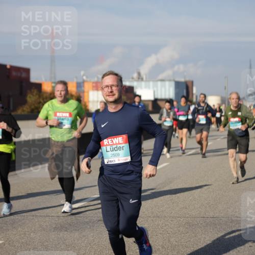 03.10.2025 - Köhlbrandbrückenlauf Jannik Wohlers http://msf.ph/oto/9086007 03.10.2025 10:07:40 Position 3 2509 meine-sportfotos.de