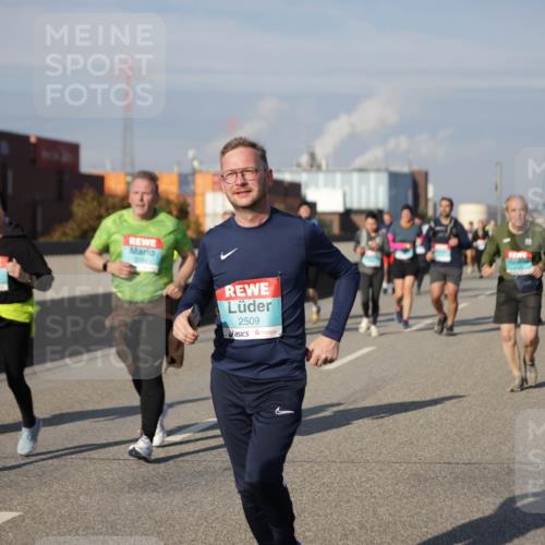 03.10.2025 - Köhlbrandbrückenlauf Jannik Wohlers http://msf.ph/oto/9086013 03.10.2025 10:07:40 Position 3 2509 meine-sportfotos.de