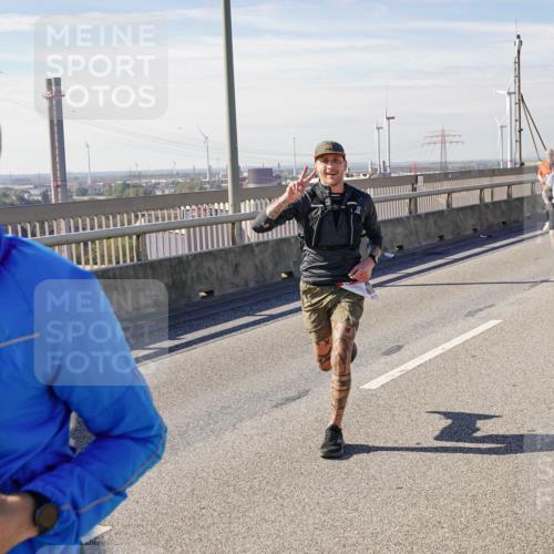 03.10.2025 - Köhlbrandbrückenlauf Michael Burmester http://msf.ph/oto/9086016 03.10.2025 12:43:27 Position 2 4413 meine-sportfotos.de