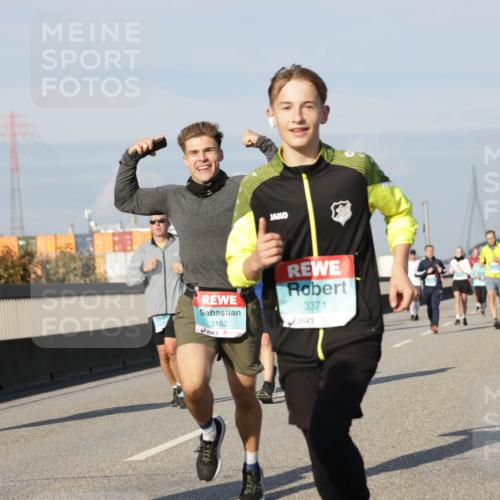 03.10.2025 - Köhlbrandbrückenlauf Jannik Wohlers http://msf.ph/oto/9086022 03.10.2025 09:57:04 Position 3 3162, 3371 meine-sportfotos.de