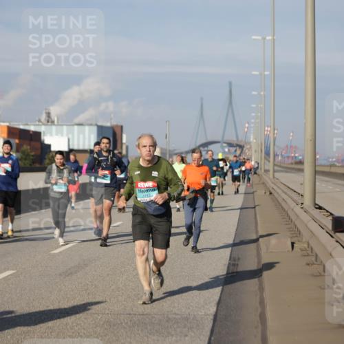 03.10.2025 - Köhlbrandbrückenlauf Jannik Wohlers http://msf.ph/oto/9086032 03.10.2025 10:07:42 Position 3 1713 meine-sportfotos.de