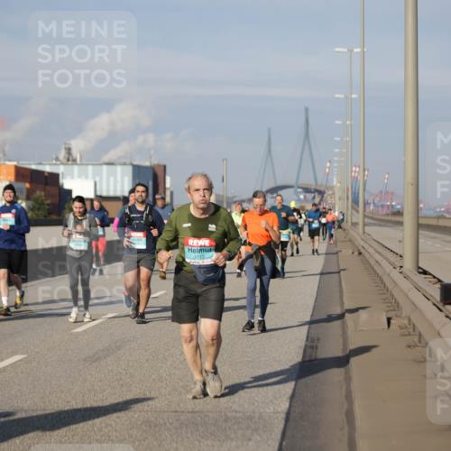 03.10.2025 - Köhlbrandbrückenlauf Jannik Wohlers http://msf.ph/oto/9086045 03.10.2025 10:07:42 Position 3 1713 meine-sportfotos.de