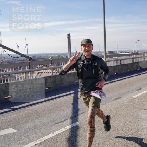 03.10.2025 - Köhlbrandbrückenlauf Michael Burmester http://msf.ph/oto/9086046 03.10.2025 12:43:28 Position 2  meine-sportfotos.de