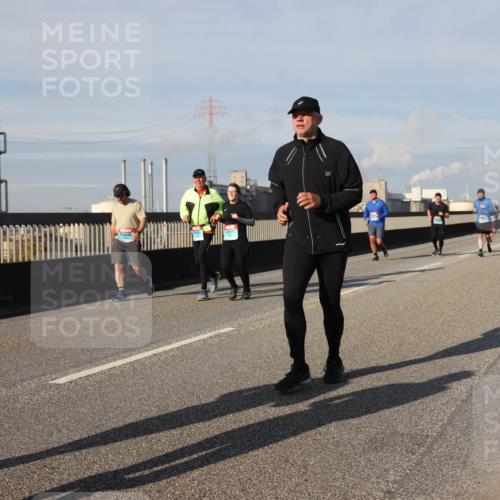 03.10.2025 - Köhlbrandbrückenlauf Lena Gebhardt http://msf.ph/oto/9086048 03.10.2025 10:05:46 Position 2 05, 5 meine-sportfotos.de