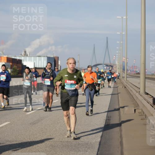 03.10.2025 - Köhlbrandbrückenlauf Jannik Wohlers http://msf.ph/oto/9086051 03.10.2025 10:07:42 Position 3 1713 meine-sportfotos.de