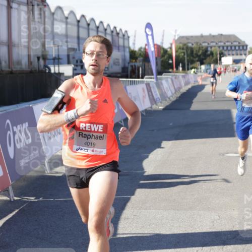 03.10.2025 - Köhlbrandbrückenlauf Jannik Wohlers http://msf.ph/oto/9086057 03.10.2025 12:52:41 Ziel 4013, 4019, 6087, 6625 meine-sportfotos.de