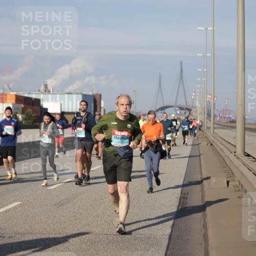03.10.2025 - Köhlbrandbrückenlauf Jannik Wohlers http://msf.ph/oto/9086064 03.10.2025 10:07:42 Position 3 1713 meine-sportfotos.de