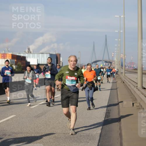 03.10.2025 - Köhlbrandbrückenlauf Jannik Wohlers http://msf.ph/oto/9086068 03.10.2025 10:07:42 Position 3 1713 meine-sportfotos.de