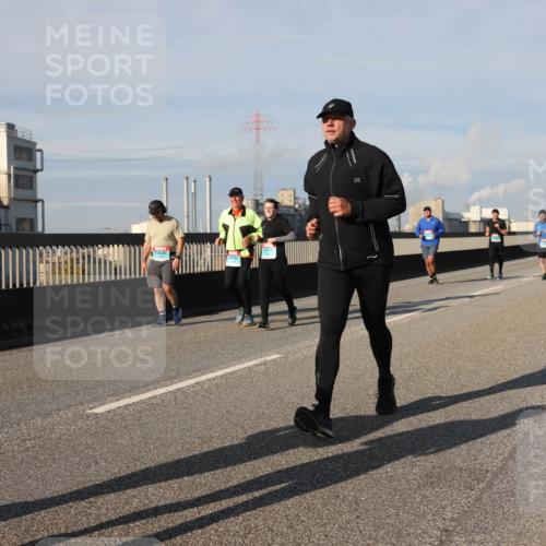03.10.2025 - Köhlbrandbrückenlauf Lena Gebhardt http://msf.ph/oto/9086070 03.10.2025 10:05:46 Position 2  meine-sportfotos.de