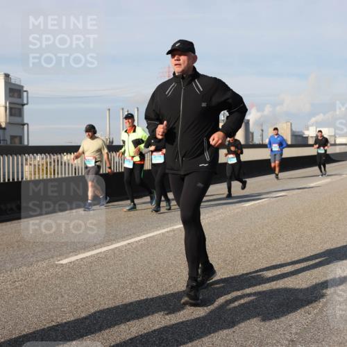 03.10.2025 - Köhlbrandbrückenlauf Lena Gebhardt http://msf.ph/oto/9086077 03.10.2025 10:05:46 Position 2  meine-sportfotos.de