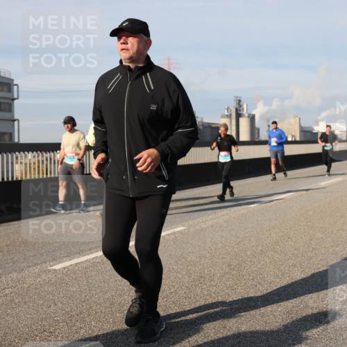 03.10.2025 - Köhlbrandbrückenlauf Lena Gebhardt http://msf.ph/oto/9086086 03.10.2025 10:05:47 Position 2  meine-sportfotos.de