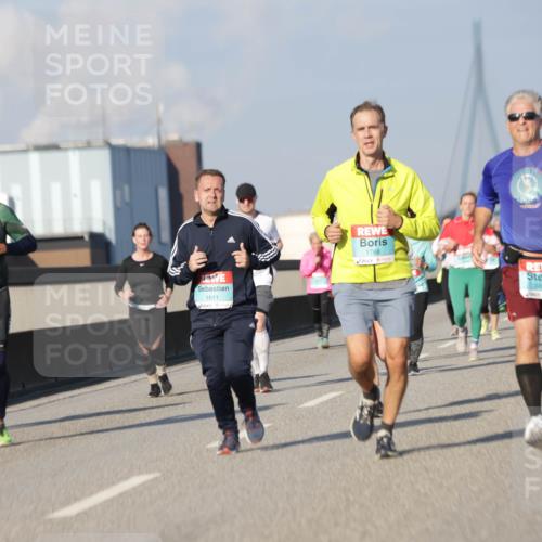 03.10.2025 - Köhlbrandbrückenlauf Jannik Wohlers http://msf.ph/oto/9086103 03.10.2025 09:57:08 Position 3 1768, 9406, 2126, 1611 meine-sportfotos.de