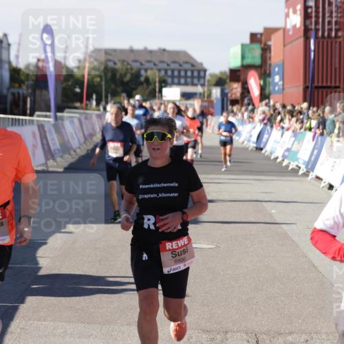 03.10.2025 - Köhlbrandbrückenlauf Jannik Wohlers http://msf.ph/oto/9086110 03.10.2025 13:18:49 Ziel 4077, 4556, 4756, 4812, 5115, 6429, 6500, 6506, 6556, 6596, 6795 meine-sportfotos.de
