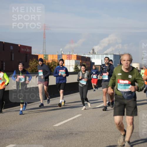 03.10.2025 - Köhlbrandbrückenlauf Jannik Wohlers http://msf.ph/oto/9086111 03.10.2025 10:07:43 Position 3 2535, 1713 meine-sportfotos.de