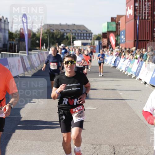 03.10.2025 - Köhlbrandbrückenlauf Jannik Wohlers http://msf.ph/oto/9086132 03.10.2025 13:18:49 Ziel 4077, 4556, 4756, 4812, 5115, 6429, 6500, 6506, 6556, 6596, 6795 meine-sportfotos.de