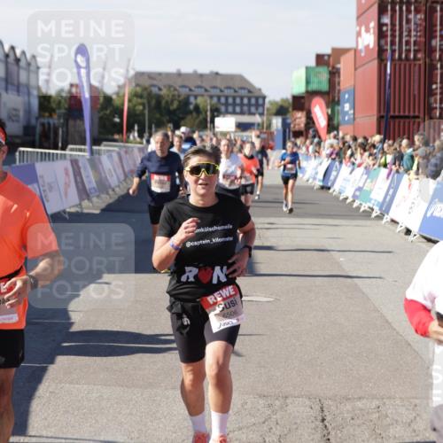 03.10.2025 - Köhlbrandbrückenlauf Jannik Wohlers http://msf.ph/oto/9086143 03.10.2025 13:18:49 Ziel 4077, 4556, 4756, 4812, 5115, 6429, 6500, 6506, 6556, 6596, 6795 meine-sportfotos.de