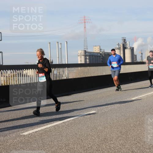 03.10.2025 - Köhlbrandbrückenlauf Lena Gebhardt http://msf.ph/oto/9086164 03.10.2025 10:05:49 Position 2 2574 meine-sportfotos.de