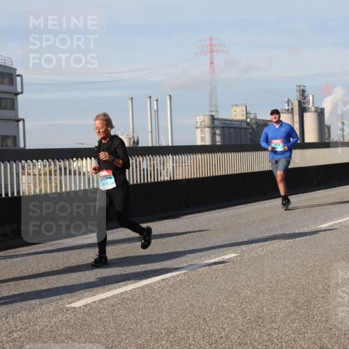 03.10.2025 - Köhlbrandbrückenlauf Lena Gebhardt http://msf.ph/oto/9086173 03.10.2025 10:05:49 Position 2 1004, 2574 meine-sportfotos.de