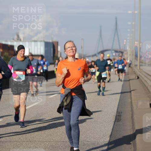 03.10.2025 - Köhlbrandbrückenlauf Jannik Wohlers http://msf.ph/oto/9086176 03.10.2025 10:07:45 Position 3 12685 meine-sportfotos.de