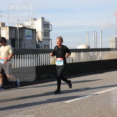 03.10.2025 - Köhlbrandbrückenlauf Lena Gebhardt http://msf.ph/oto/9086178 03.10.2025 10:05:49 Position 2 2574 meine-sportfotos.de