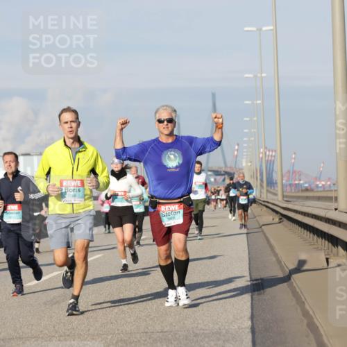 03.10.2025 - Köhlbrandbrückenlauf Jannik Wohlers http://msf.ph/oto/9086189 03.10.2025 09:57:10 Position 3 1611, 1768, 3406 meine-sportfotos.de