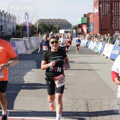 03.10.2025 - Köhlbrandbrückenlauf Jannik Wohlers http://msf.ph/oto/9086193 03.10.2025 13:18:49 Ziel 4077, 4556, 4756, 4812, 5115, 6429, 6500, 6506, 6556, 6596, 6795 meine-sportfotos.de