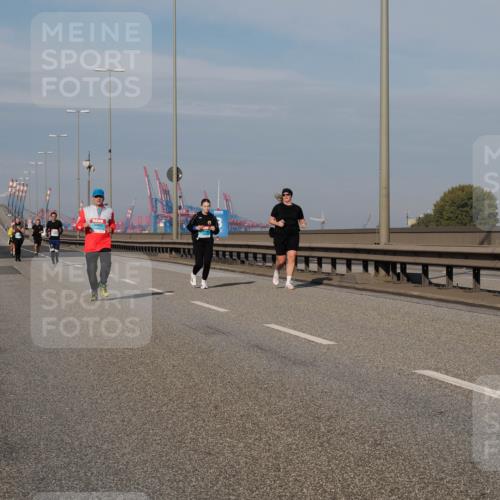 03.10.2025 - Köhlbrandbrückenlauf Fabian Wolf http://msf.ph/oto/9086199 03.10.2025 10:20:44 Position 3 2520 meine-sportfotos.de
