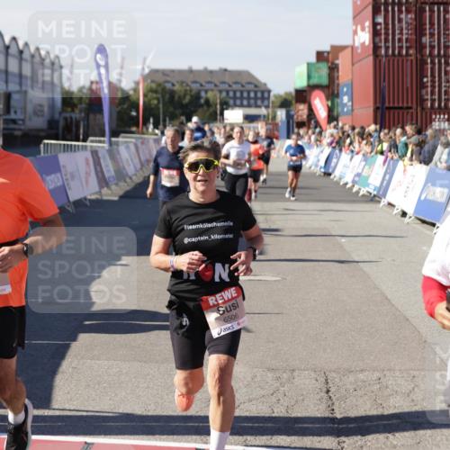 03.10.2025 - Köhlbrandbrückenlauf Jannik Wohlers http://msf.ph/oto/9086204 03.10.2025 13:18:49 Ziel 4077, 4556, 4756, 4812, 5115, 6429, 6500, 6506, 6556, 6596, 6795 meine-sportfotos.de