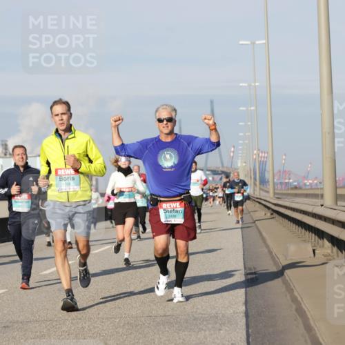 03.10.2025 - Köhlbrandbrückenlauf Jannik Wohlers http://msf.ph/oto/9086229 03.10.2025 09:57:11 Position 3 1611, 1768, 3406 meine-sportfotos.de