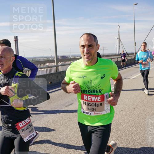 03.10.2025 - Köhlbrandbrückenlauf Michael Burmester http://msf.ph/oto/9086232 03.10.2025 12:43:33 Position 2 4658, 4454 meine-sportfotos.de