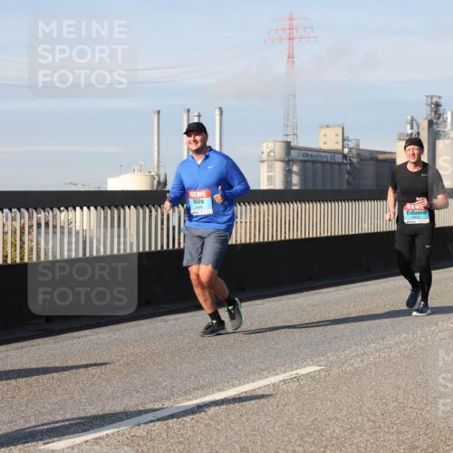 03.10.2025 - Köhlbrandbrückenlauf Lena Gebhardt http://msf.ph/oto/9086235 03.10.2025 10:05:50 Position 2 2409, 3443, 3441 meine-sportfotos.de