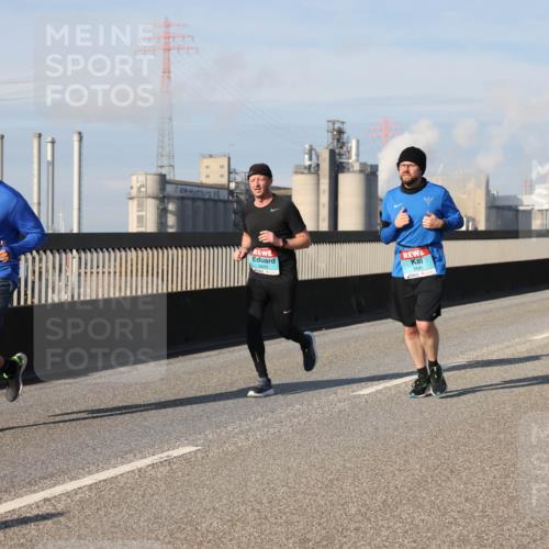 03.10.2025 - Köhlbrandbrückenlauf Lena Gebhardt http://msf.ph/oto/9086240 03.10.2025 10:05:50 Position 2 2409, 3443 meine-sportfotos.de