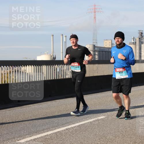 03.10.2025 - Köhlbrandbrückenlauf Lena Gebhardt http://msf.ph/oto/9086261 03.10.2025 10:05:51 Position 2 3443, 3441 meine-sportfotos.de