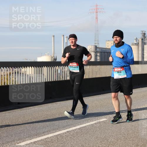 03.10.2025 - Köhlbrandbrückenlauf Lena Gebhardt http://msf.ph/oto/9086272 03.10.2025 10:05:52 Position 2 3443, 3441 meine-sportfotos.de