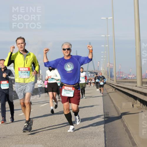03.10.2025 - Köhlbrandbrückenlauf Jannik Wohlers http://msf.ph/oto/9086277 03.10.2025 09:57:11 Position 3 1768, 3406 meine-sportfotos.de