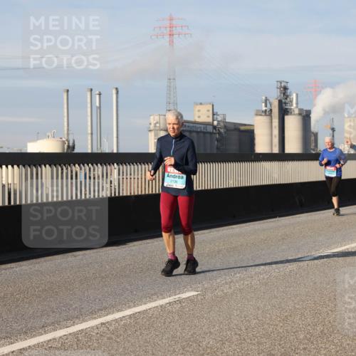 03.10.2025 - Köhlbrandbrückenlauf Lena Gebhardt http://msf.ph/oto/9086296 03.10.2025 10:05:56 Position 2 2136 meine-sportfotos.de