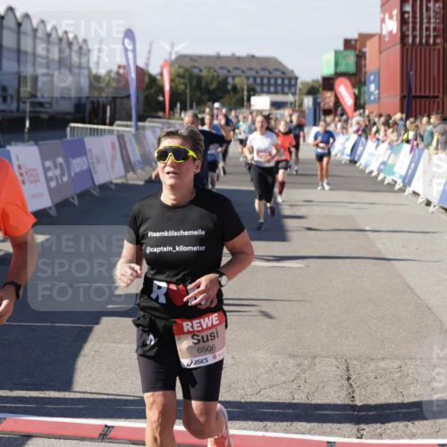 03.10.2025 - Köhlbrandbrückenlauf Jannik Wohlers http://msf.ph/oto/9086297 03.10.2025 13:18:50 Ziel 4077, 4556, 4756, 4812, 4889, 5115, 5974, 6429, 6500, 6506, 6556, 6596, 6795 meine-sportfotos.de
