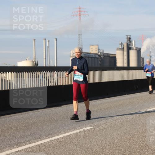 03.10.2025 - Köhlbrandbrückenlauf Lena Gebhardt http://msf.ph/oto/9086305 03.10.2025 10:05:56 Position 2 2136 meine-sportfotos.de